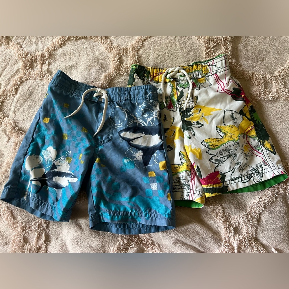 🦋 3/$25 🦋 Set of two Toddler Floral swim trunks